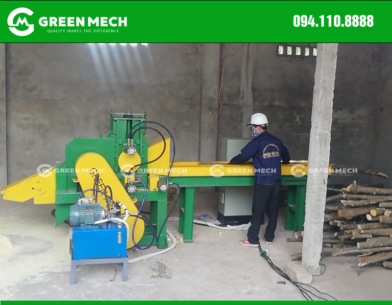 Băng tải ngang của máy nghiền gỗ thành mùn cưa GREEN MECH