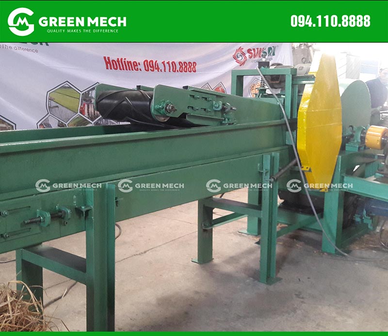 Máy băm rơm rạ ra liệu bằng băng tải