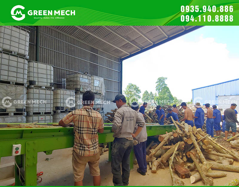 Hệ thống cấp liệu đồng bộ giúp hạn chế thời gian máy chờ nguyên liệu.